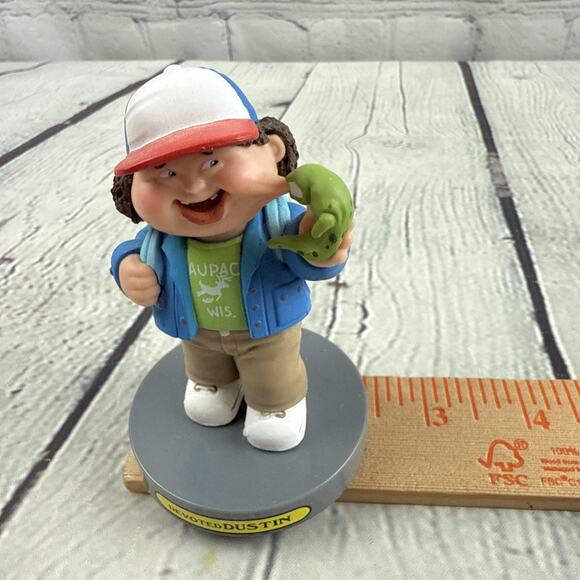 Garbage Pail Kids x Stranger Things Devoted Dustin‎ The Loyal Subjects Loose Fig - Picture 7 of 7